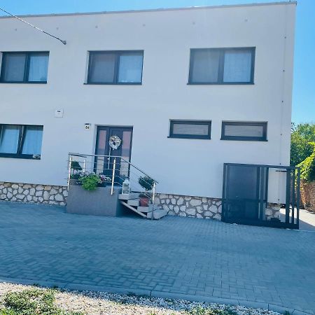 Apartmany Lednice Nejdek Ngoại thất bức ảnh